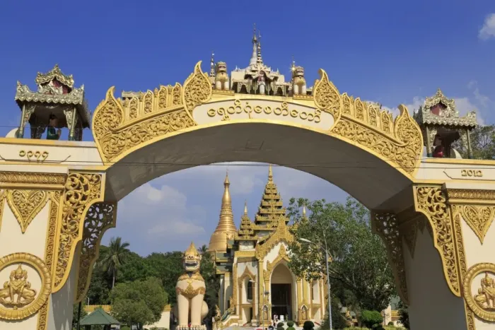 Framed Print : Gateway to Shwedagon Pagoda, Yangon (Rangoon), Myanmar (Burma), Asia Framed Print : Gateway to Shwedagon Pagoda, Yangon (Rangoon), Myanmar (Burma), Asia