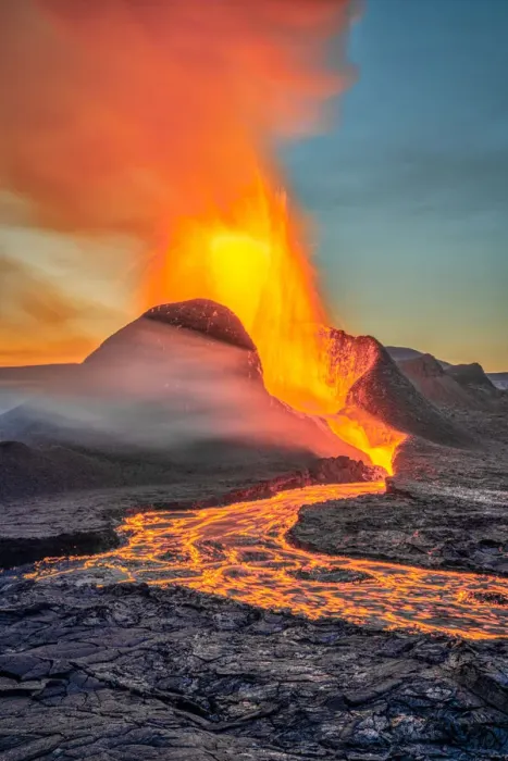 Framed Print : The Geldingadalir Volcanic Eruption, Fagradalsfjall, Iceland, Polar Regions Framed Print : The Geldingadalir Volcanic Eruption, Fagradalsfjall, Iceland, Polar Regions