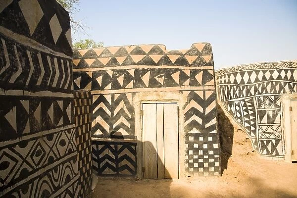 Geometric design on mud brick dwellings in Tiebele, Burkina Faso, West Africa, Africa