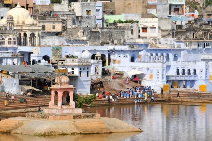Framed Print : Ghats at Holy Pushkar Lake and old Rajput Palaces, Pushkar, Rajasthan, India, Asia