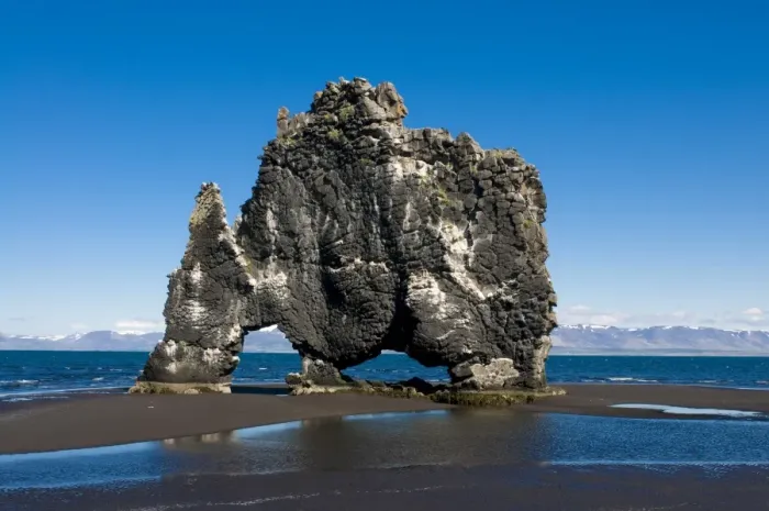 Framed Print : Giant rock formation of Vatnsnes, Iceland, Polar Regions Framed Print : Giant rock formation of Vatnsnes, Iceland, Polar Regions