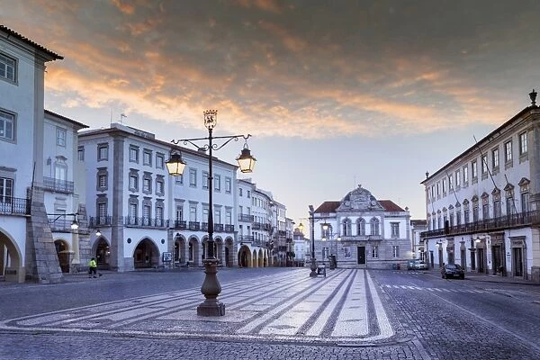 Giraldo Square (Praca do Giraldo) in the historic centre, Evora, UNESCO World Heritage Site