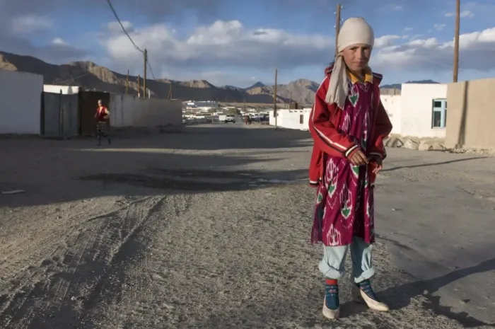 Framed Print : Serious girl in her village, Murgab, Tajikistan, Central Asia, Asia Framed Print : Serious girl in her village, Murgab, Tajikistan, Central Asia, Asia