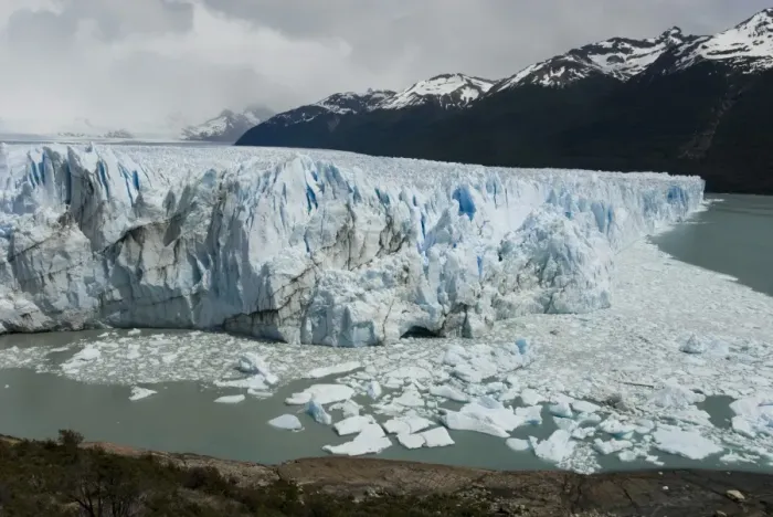 Framed Print : Glaciar Perito Moreno (Perito Moreno Glacier), Lago Argentino, Los Glaciares National Park, UNESCO World Heritage Site, Patagonia, Argentina, South America