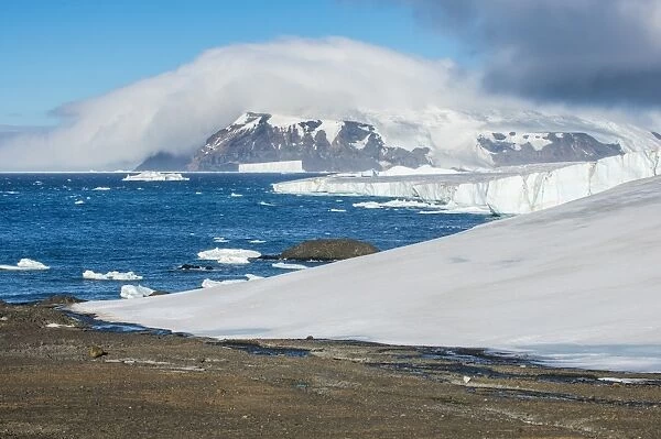 Glacier flowing in the ocean, Brown Bluff, Antarctica, Polar Regions