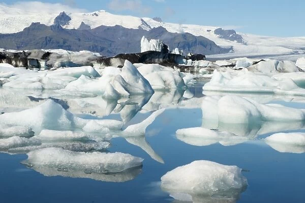 Glacier Vatnajokull and iceberg in the lagoon of Jokulsarlon, Iceland, Polar Regions