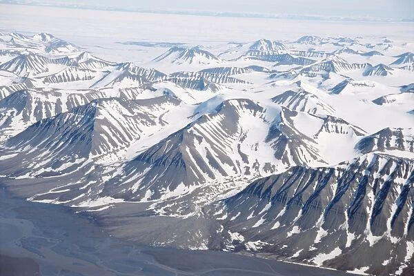 Glaciers and nunateks of Winsnesfjelle