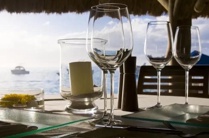 Framed Print : Glasses on a table of the Beachcomber Le Paradis five star hotel, Mauritius Framed Print : Glasses on a table of the Beachcomber Le Paradis five star hotel, Mauritius