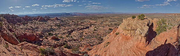 Glen Canyon Recreation Area with, on the left, Vermillion Cliffs National Monument and Marble Canyon, viewed from an observation point along US89 south of Page, Arizona, United States of America, North America