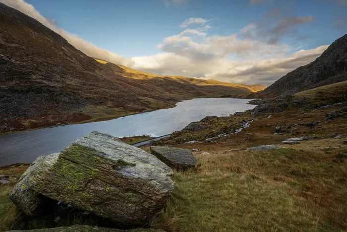 Framed Print : The Glyderau range with Llyn Ogwen in Snowdonia National Park, Wales, United Kingdom, Europe Framed Print : The Glyderau range with Llyn Ogwen in Snowdonia National Park, Wales, United Kingdom, Europe