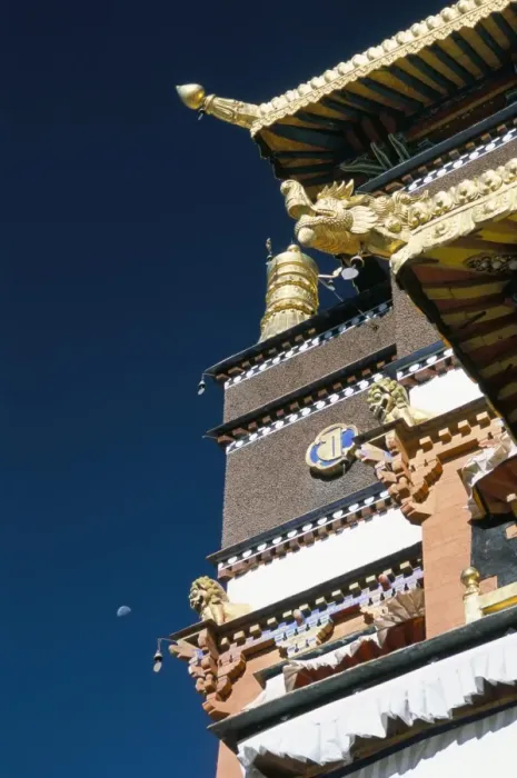Framed Print : Gold roof on tomb of Panchen Lama, Tashilhunpo monastery, Shigatse (Xigatse) Framed Print : Gold roof on tomb of Panchen Lama, Tashilhunpo monastery, Shigatse (Xigatse)