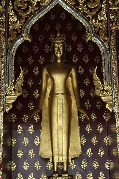 Golden Buddha in Wat Po temple, Bangkok, Thailand, Southeast Asia, Asia