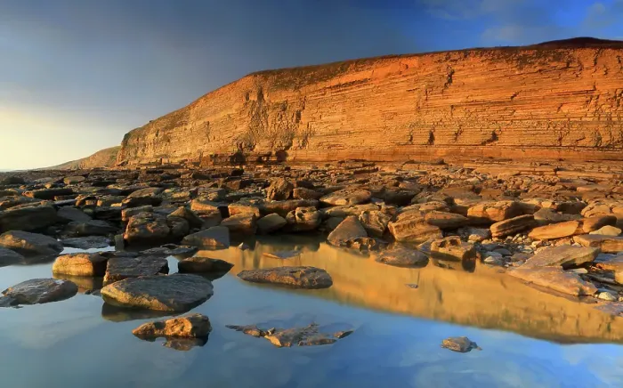 Framed Print : Golden evening light on the cliffs in winter at Dunraven Bay, Southerndown, Bridgend, South Wales, United Kingdom Framed Print : Golden evening light on the cliffs in winter at Dunraven Bay, Southerndown, Bridgend, South Wales, United Kingdom
