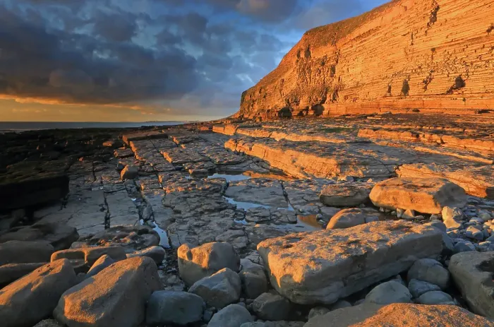 Framed Print : Golden evening light on the limestone cliffs, Dunraven Bay, Southerndown, Vale of Glamorgan, Wales, United Kingdom Framed Print : Golden evening light on the limestone cliffs, Dunraven Bay, Southerndown, Vale of Glamorgan, Wales, United Kingdom