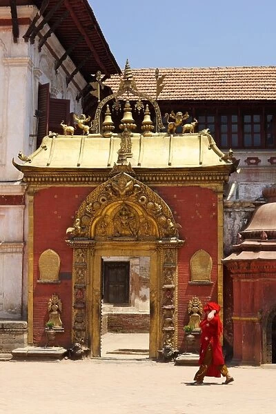 Golden Gate, dating from 1754, Royal Palace, Durbar Square, UNESCO World Heritage Site, Bhaktapur, Kathmandu Valley, Nepal, Asia