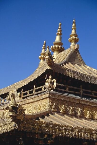 Golden roof of Jokhang temple, main centre of Tibetan Buddhism, Lhasa, Tibet, China, Asia