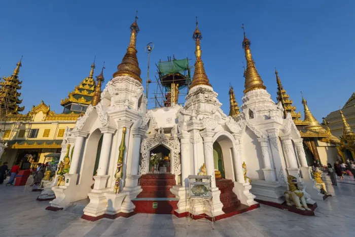 Framed Print : Golden spires in the Shwedagon pagoda, Yangon (Rangoon), Myanmar (Burma), Asia Framed Print : Golden spires in the Shwedagon pagoda, Yangon (Rangoon), Myanmar (Burma), Asia