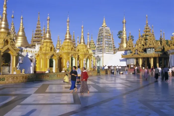 Framed Print : Golden spires at the Shwedagon Paya (Shwe Dagon pagoda), Yangon (Rangoon) Framed Print : Golden spires at the Shwedagon Paya (Shwe Dagon pagoda), Yangon (Rangoon)