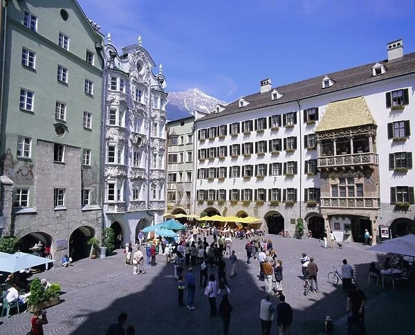 Goldenes Dachl (Golden Roof) in town centre, Innsbruck, Tirol (Tyrol), Austria, Europe