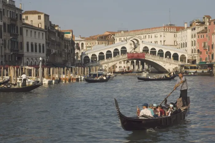 Framed Print : Gondolas on the Grand Canal at the Rialto Bridge Framed Print : Gondolas on the Grand Canal at the Rialto Bridge
