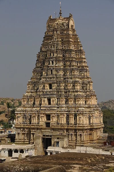 Gopura of Virupaksha Temple, Hampi, UNESCO World Heritage Site, Karnataka, India, Asia