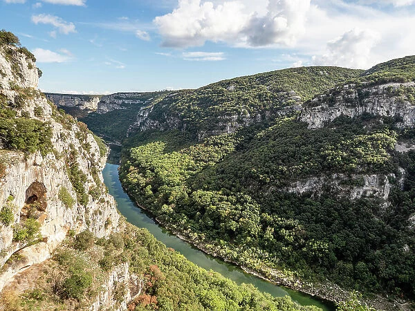 Gorge de l'Ardeche, River Ardeche, Auvergne-Rhone-Alpes, France, Europe
