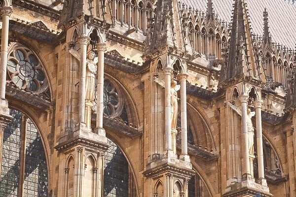 Detail of the gothic architecture on the southern facade of Notre Dame de Reims cathedrall, UNESCO World Heritage Site, Reims, Champagne-Ardenne, France, Europe
