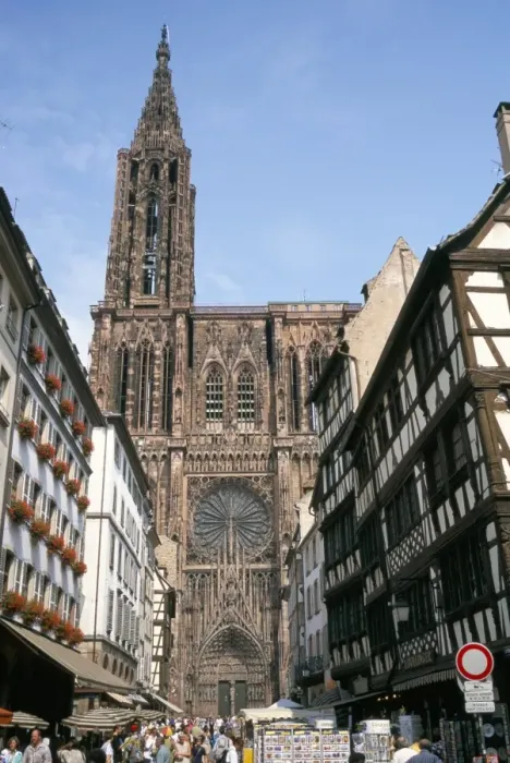 Framed Print : Gothic Christian cathedral dating from the 12th to 15th centuries, Strasbourg Framed Print : Gothic Christian cathedral dating from the 12th to 15th centuries, Strasbourg