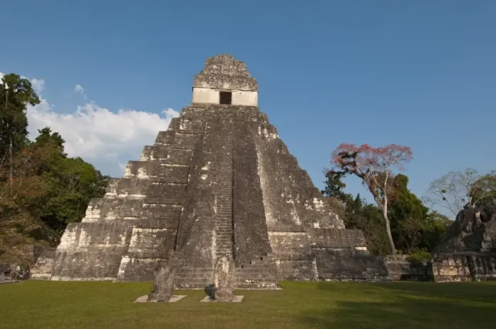 Framed Print : Gran Plaza and Temple I, Mayan archaeological site, Tikal, UNESCO World Heritage Site Framed Print : Gran Plaza and Temple I, Mayan archaeological site, Tikal, UNESCO World Heritage Site