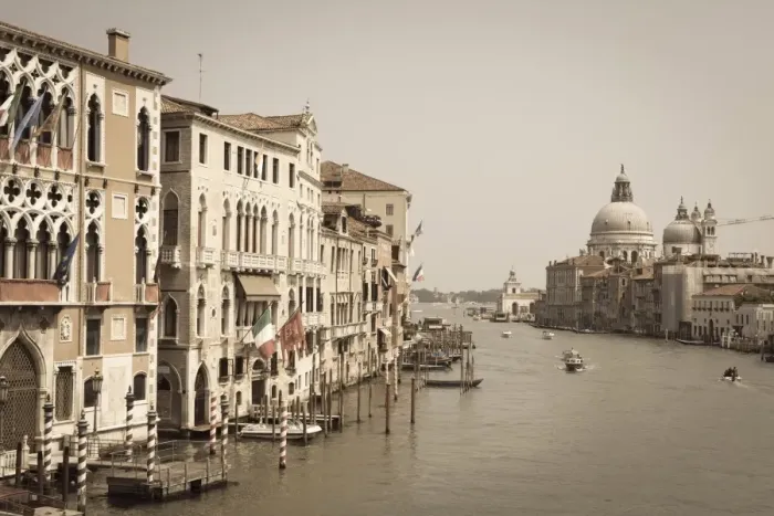 Framed Print : The Grand Canal and the domed Santa Maria Della Salute, Venice, UNESCO World Heritage Site, Veneto, Italy, Europe Framed Print : The Grand Canal and the domed Santa Maria Della Salute, Venice, UNESCO World Heritage Site, Veneto, Italy, Europe
