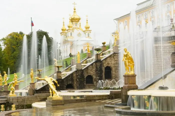 Framed Print : The Grand Cascade in front of the Grand Palace, Peterhof, UNESCO World Heritage Site, near St Framed Print : The Grand Cascade in front of the Grand Palace, Peterhof, UNESCO World Heritage Site, near St