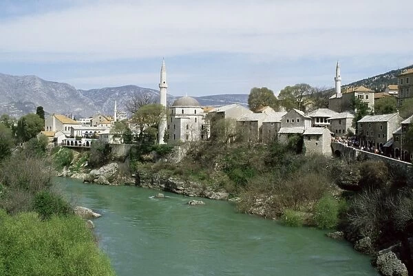 Grand Mosque (Karadjoz Beg) and River Neretya, Mostar, Bosnia Herzegovina, Europe