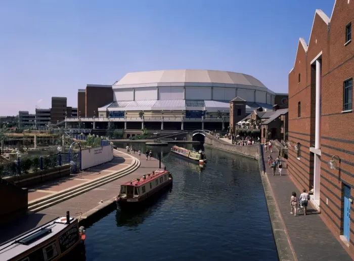 Framed Print : Grand Union Canal, indoor arena and conference centre, Birmingham, West Midlands Framed Print : Grand Union Canal, indoor arena and conference centre, Birmingham, West Midlands