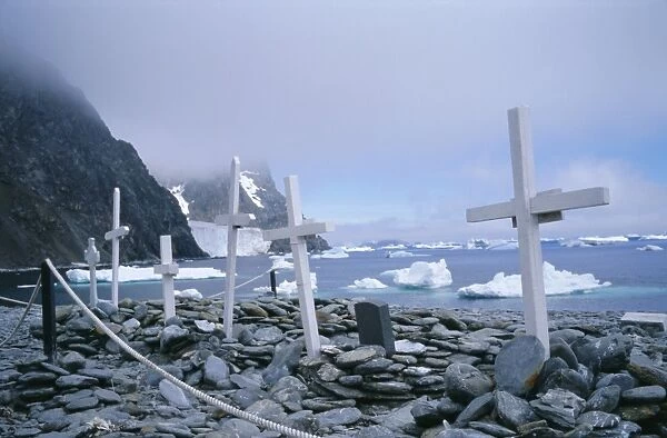 Grave site with memorials to whalers and scientists