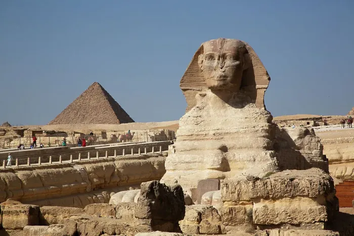 Framed Print : Great Sphinx of Giza, Pyramid of Khafre (Chephren) in the background, Giza Pyramid Complex, UNESCO World Heritage Site, Giza, Egypt, North Africa, Africa Framed Print : Great Sphinx of Giza, Pyramid of Khafre (Chephren) in the background, Giza Pyramid Complex, UNESCO World Heritage Site, Giza, Egypt, North Africa, Africa