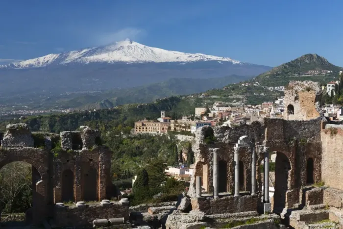Framed Print : The Greek Amphitheatre and Mount Etna, Taormina, Sicily, Italy, Europe Framed Print : The Greek Amphitheatre and Mount Etna, Taormina, Sicily, Italy, Europe