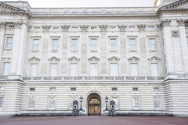 Grenadier Guards at Buckingham Palace, London, England, United Kingdom, Europe