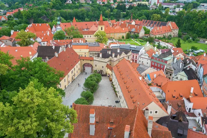 Framed Print : Grounds of State Castle and Chateau Cesky Krumlov, UNESCO World Heritage Site, Cesky Krumlov, South Bohemian Region, Czech Republic (Czechia), Europe Framed Print : Grounds of State Castle and Chateau Cesky Krumlov, UNESCO World Heritage Site, Cesky Krumlov, South Bohemian Region, Czech Republic (Czechia), Europe