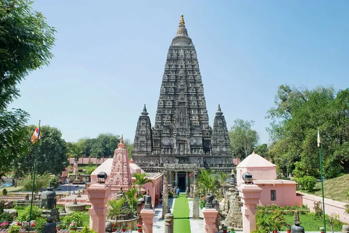 Framed Print : The grounds surrounding the Buddhist Mahabodhi Mahabihara Temple originally erected around 260 BCE where Gautama Buddha attained enlightenment and formulated his teachings, Bodh Gaya, UNESCO World Heritage Site, Bihar, India, Asia Framed Print : The grounds surrounding the Buddhist Mahabodhi Mahabihara Temple originally erected around 260 BCE where Gautama Buddha attained enlightenment and formulated his teachings, Bodh Gaya, UNESCO World Heritage Site, Bihar, India, Asia