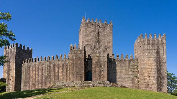 Guimaraes Castle, UNESCO World Heritage Site, Guimaraes, Norte, Portugal, Europe