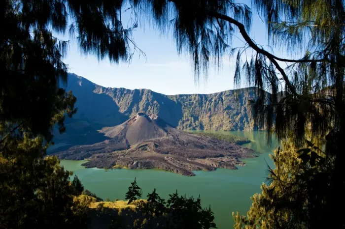 Framed Print : Gunung (Mount) Baru Jari in the centre of Lake Segara Anak at Mount Rinjani, Lombok, Indonesia, Southeast Asia, Asia Framed Print : Gunung (Mount) Baru Jari in the centre of Lake Segara Anak at Mount Rinjani, Lombok, Indonesia, Southeast Asia, Asia