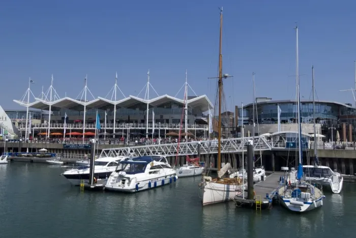 Framed Print : The Gunwharf, marina and shopping centre, Portsmouth, Hampshire, England, United Kingdom, Europe Framed Print : The Gunwharf, marina and shopping centre, Portsmouth, Hampshire, England, United Kingdom, Europe