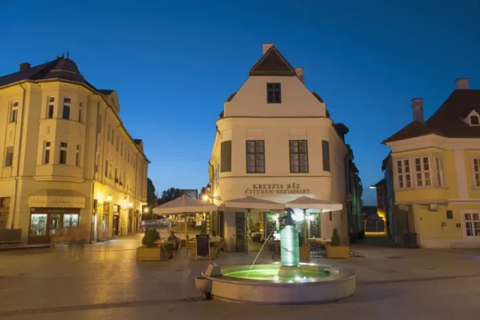 Framed Print : Gutenberg Square at dusk, Gyor, Western Transdanubia, Hungary, Europe Framed Print : Gutenberg Square at dusk, Gyor, Western Transdanubia, Hungary, Europe