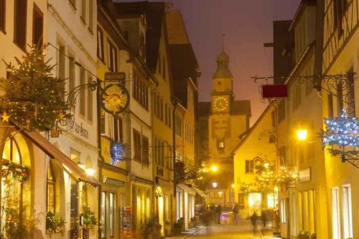 Framed Print : Hafengasse Street and the Markusturm at Christmas, Rothenburg ob der Tauber, Bavaria