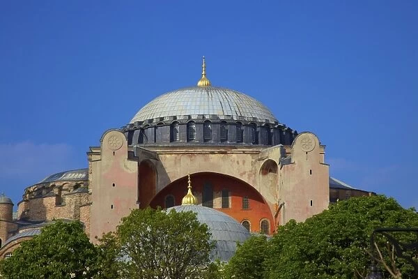 Hagia Sophia (Aya Sofya Mosque) (The Church of Holy Wisdom), UNESCO World Heritage Site, Istanbul, Turkey, Europe