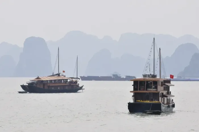 Framed Print : Halong Bay, UNESCO World Heritage Site, Vietnam, Indochina, Southeast Asia, Asia Framed Print : Halong Bay, UNESCO World Heritage Site, Vietnam, Indochina, Southeast Asia, Asia