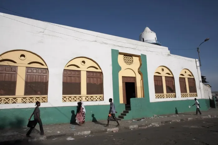 Framed Print : The Hamoudi Mosque in the European Quarter of Djibouti City, Djibouti, Africa Framed Print : The Hamoudi Mosque in the European Quarter of Djibouti City, Djibouti, Africa