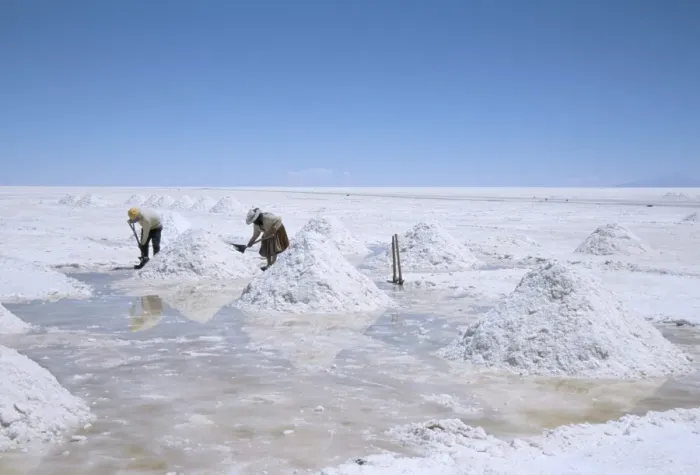 Framed Print : Hand-working in Colchani salt pans, Salar de Uyuni, salt flat, Southwest Highlands Framed Print : Hand-working in Colchani salt pans, Salar de Uyuni, salt flat, Southwest Highlands