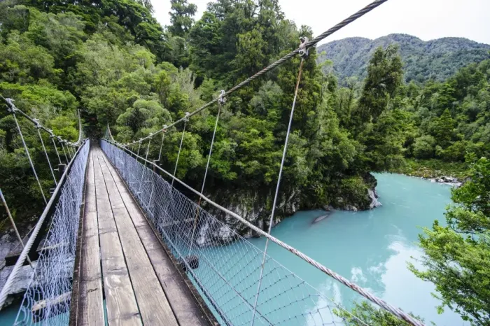 Framed Print : Hanging bridge above the turquoise water in the Hokitika Gorge, West Coast, South Island, New Zealand, Pacific Framed Print : Hanging bridge above the turquoise water in the Hokitika Gorge, West Coast, South Island, New Zealand, Pacific