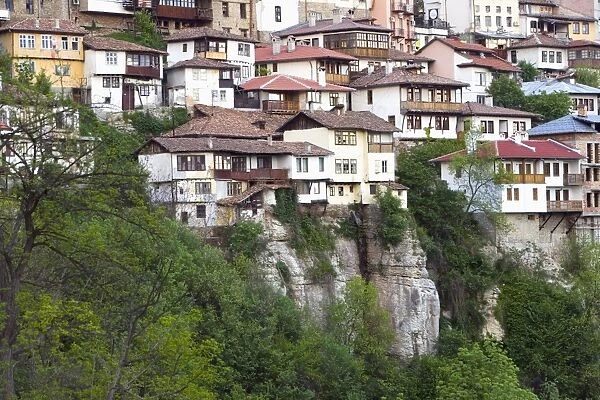 Hanging houses over the gorge, Veliko Tarnovo, Bulgaria, Europe